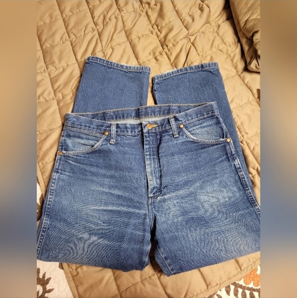 2‎ pairs Wrangler Cowboy Cut 13MWZ Jeans 33x34 Denim Classic Western blue jeans - Picture 3 of 15
